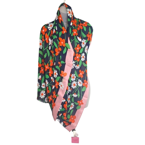 Kate Spade Cottagecore Floral Scarf Daisy Vines Romantic Timeless Classy Oblong
